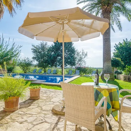 Apartment Llodra 5 *
